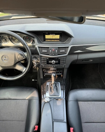 Mercedes-Benz Klasa E cena 40900 przebieg: 232951, rok produkcji 2010 z Pelplin małe 254